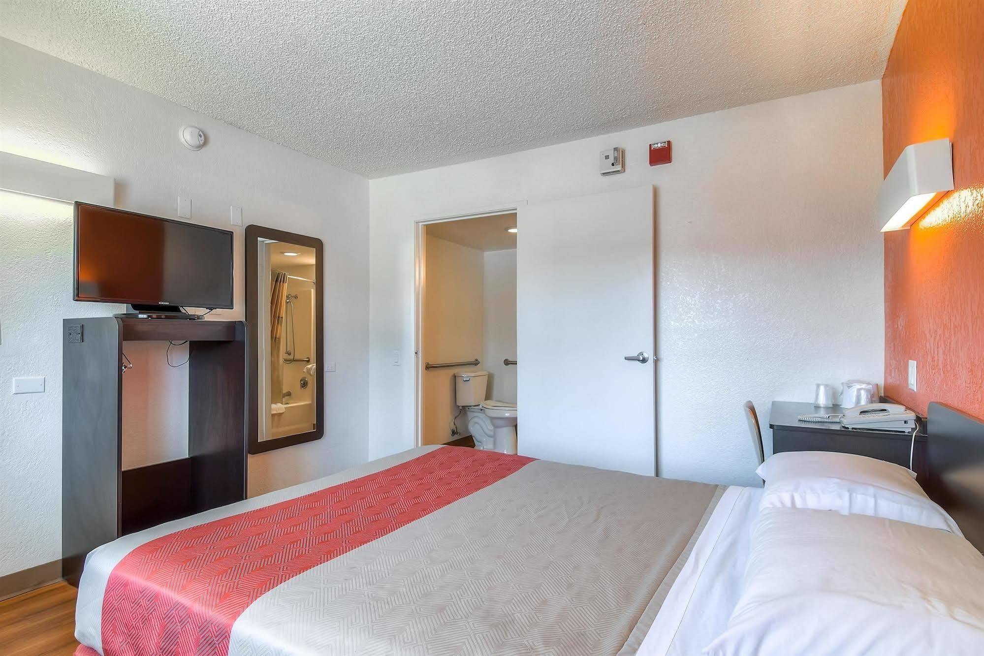 Motel 6-Long Beach, Ca - Los Angeles Екстериор снимка