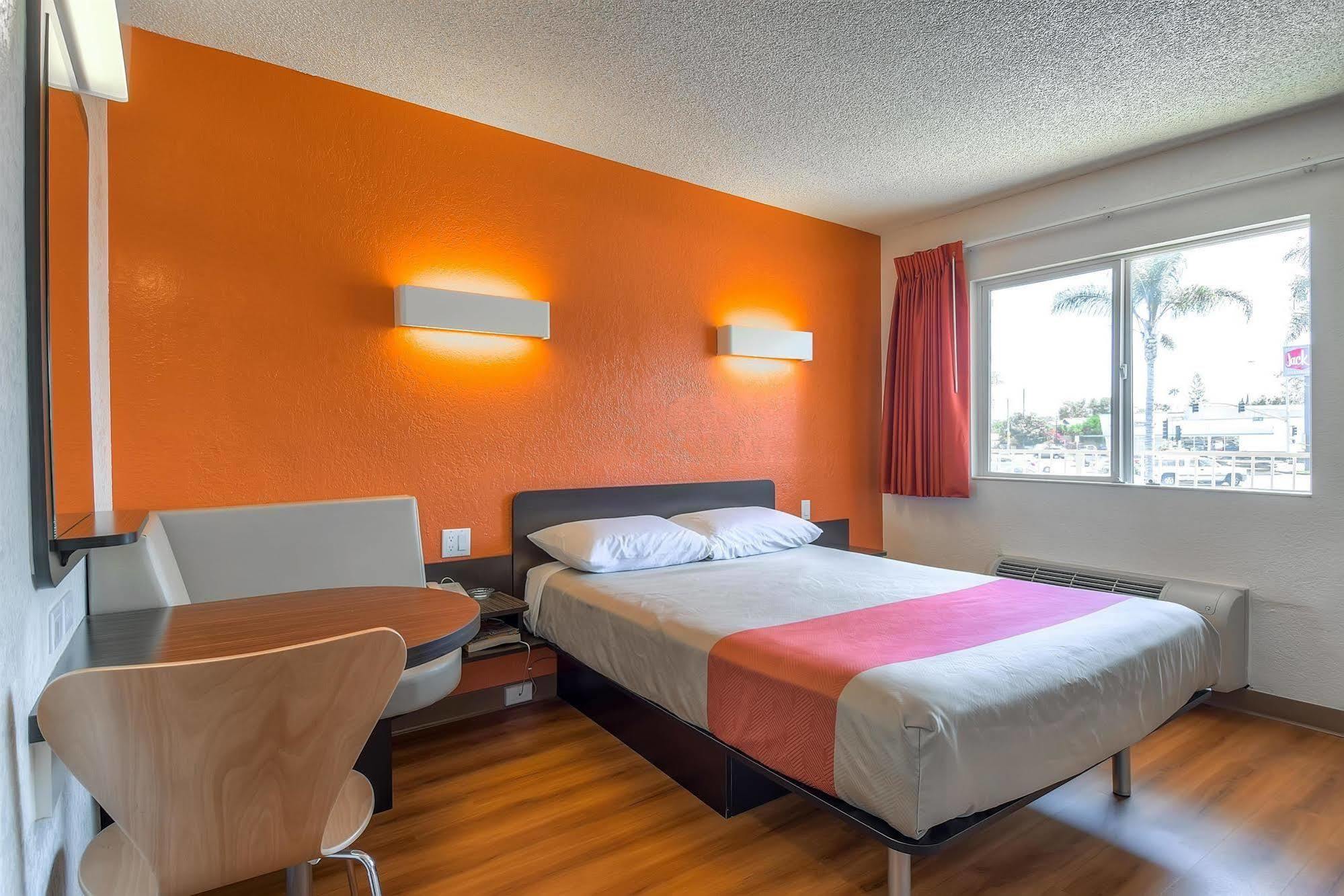 Motel 6-Long Beach, Ca - Los Angeles Екстериор снимка