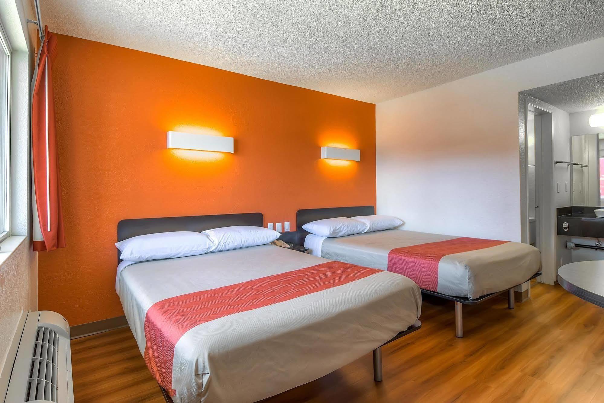 Motel 6-Long Beach, Ca - Los Angeles Екстериор снимка