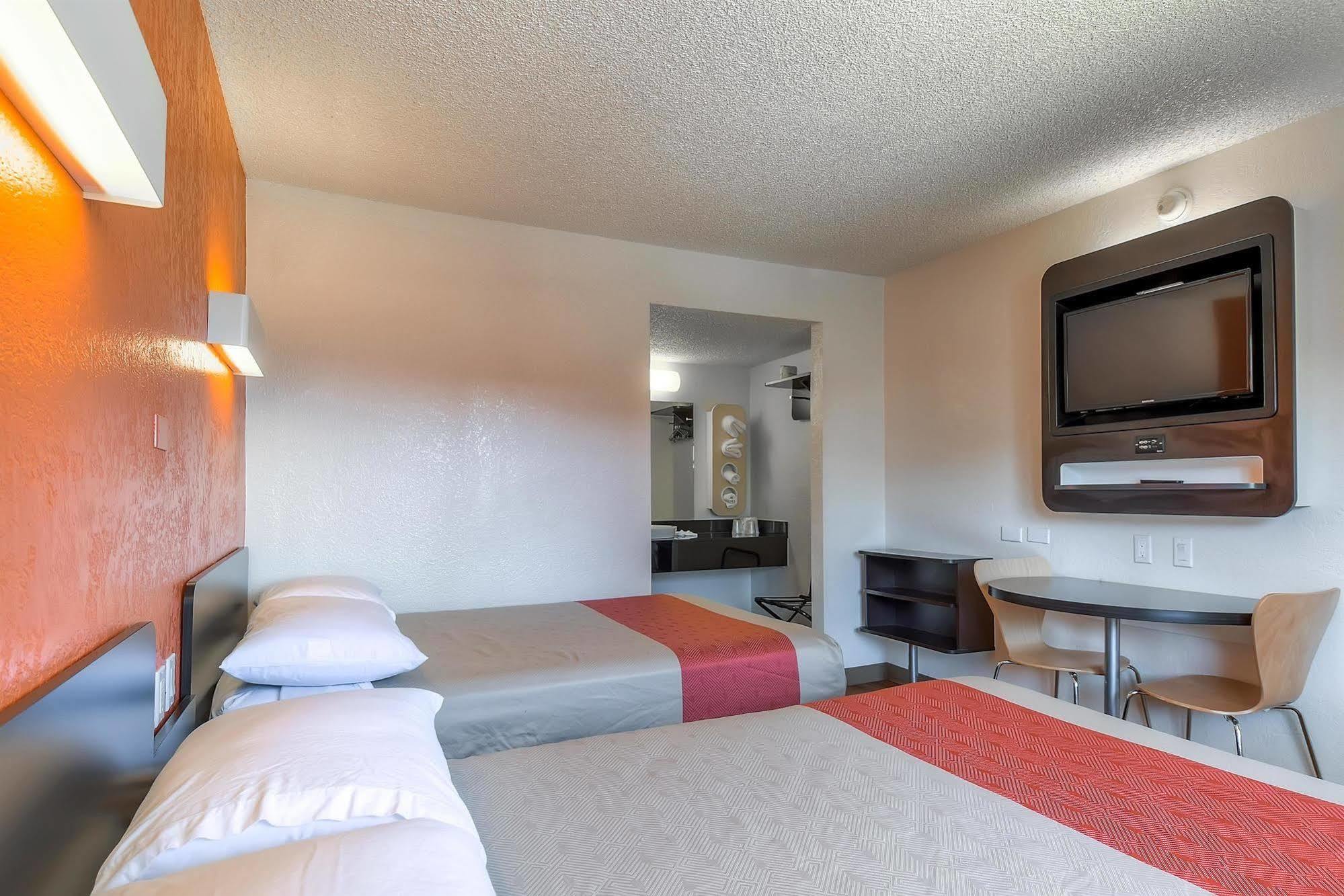 Motel 6-Long Beach, Ca - Los Angeles Екстериор снимка