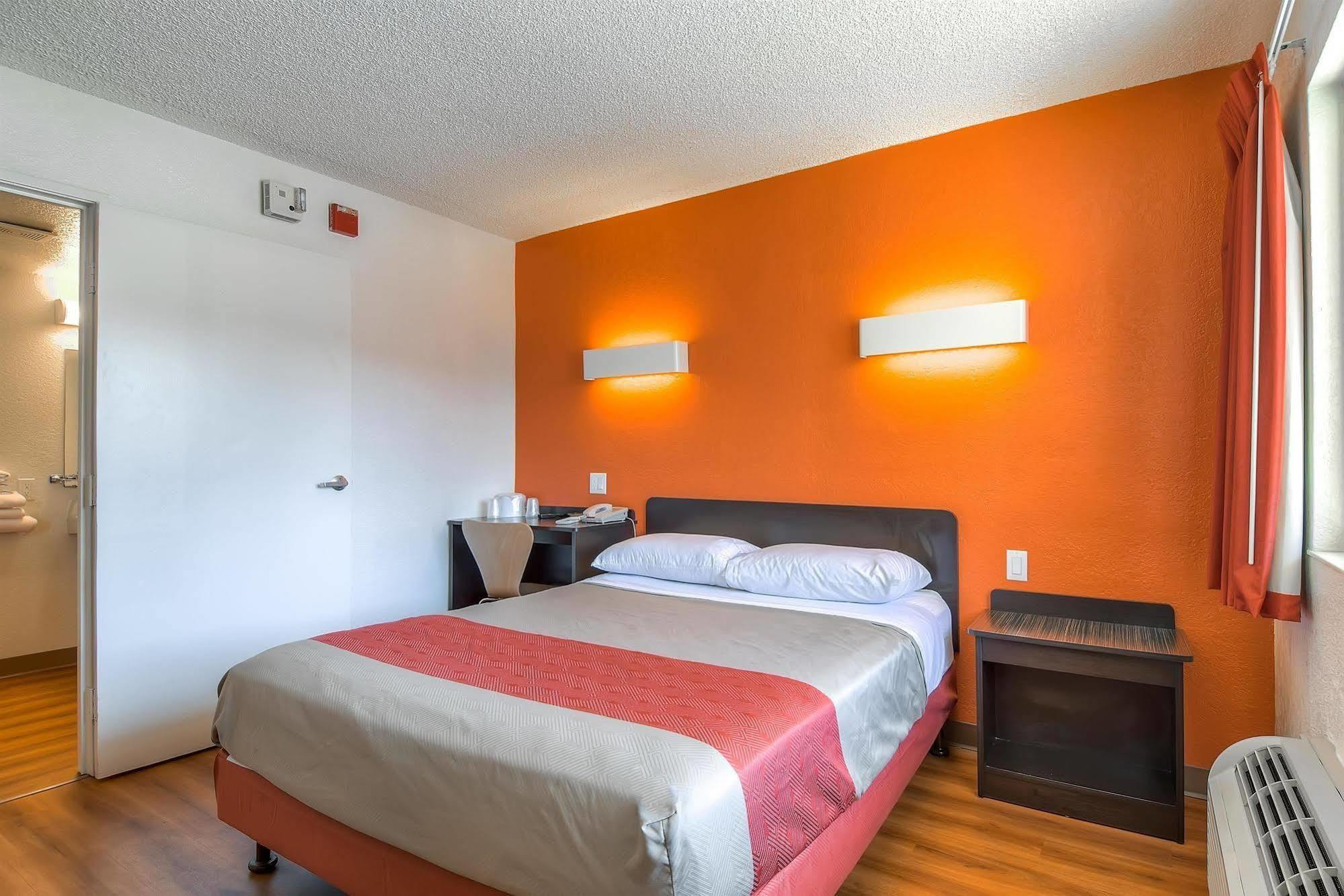 Motel 6-Long Beach, Ca - Los Angeles Екстериор снимка