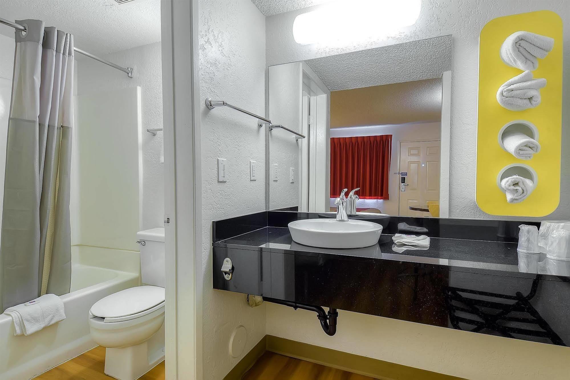Motel 6-Long Beach, Ca - Los Angeles Екстериор снимка